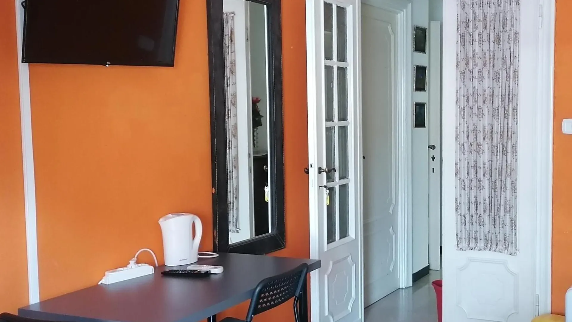 Nocleg ze śniadaniem Bed and Breakfast Celine Genua